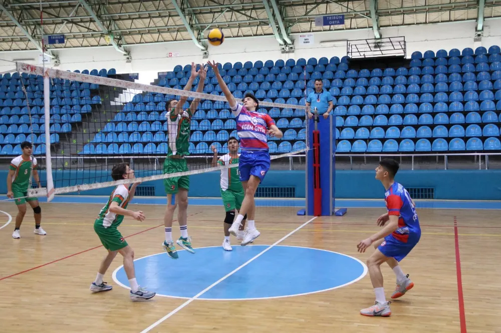 Çerkezköy Voleybol Akademisi’nin gençlerinden turnuvaya iyi başlangıç 