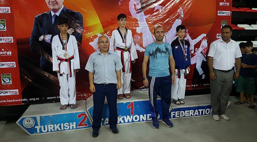  Alperen Ayaz ve Zeynep Hasret Yılmaz Türkiye Şampiyonu