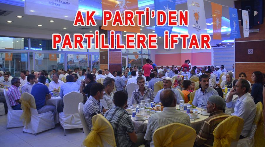 Ak Parti’den partililere iftar  