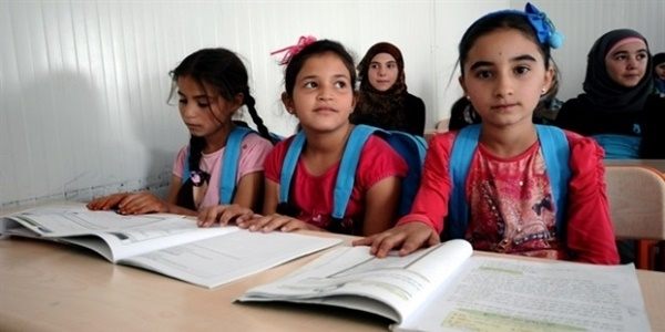 450 bin Suriyeli öğrenci Türkiye