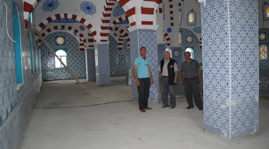 Veysel Karani Camii yardım bekliyor 