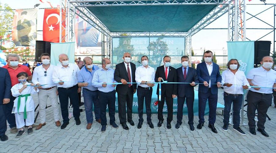 Ahmet Aygün Gençlik Merkezi Spor Tesisleri açıldı