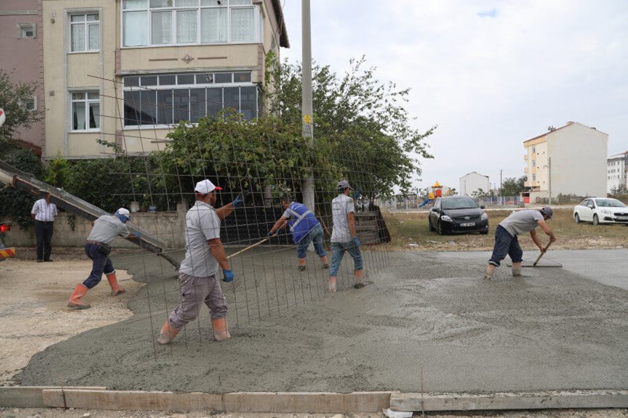 4 sokakta beton yol çalışması tamamlandı