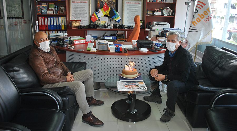 Pera Villa, gazeteciler gününü yaş pastayla kutladı 