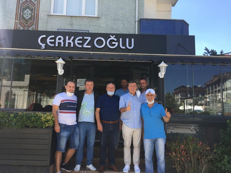 Tanju Çolak dostlarıyla Çerkezköy