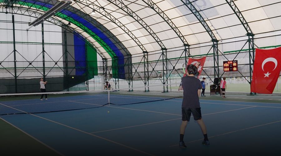Tenis Kompleksi yeniden hizmete açıldı