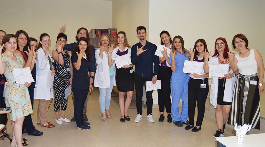 Hastane personeline işaret dili eğitimi verildi