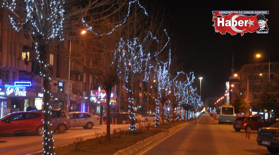 Atatürk Caddesi ışıl ışıl