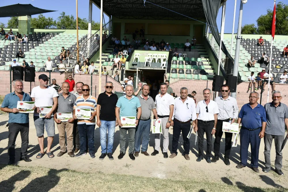 Mahalleler arası futbol turnuvası şampiyonu Hosköyspor oldu 