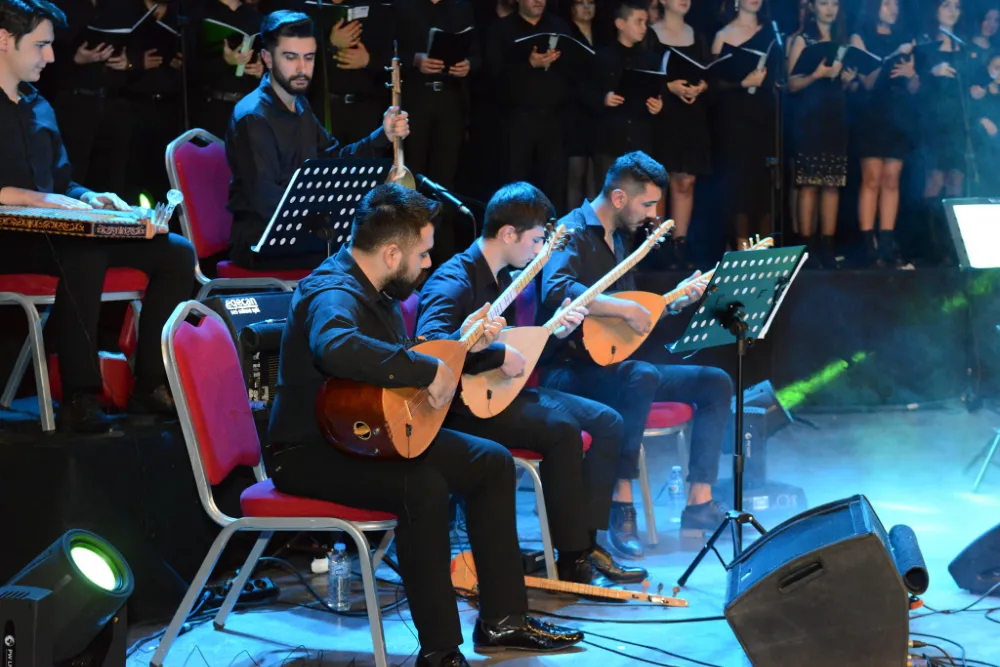 Türk Halk Müziği Konseri, kulakların pasını sildi