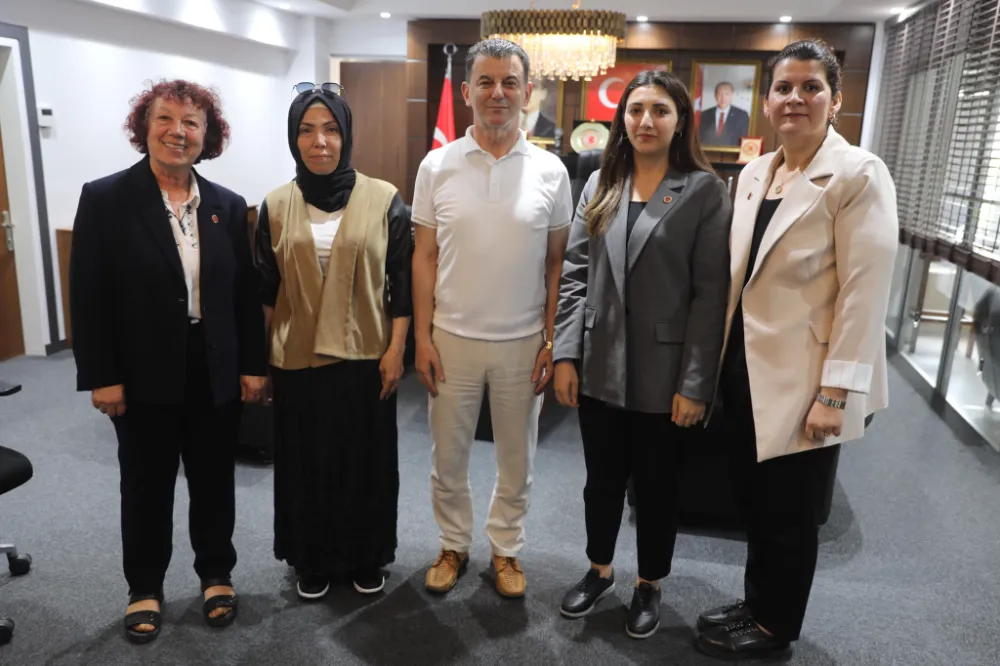 Kadın muhtarlardan Başkan Çetin’e ziyaret