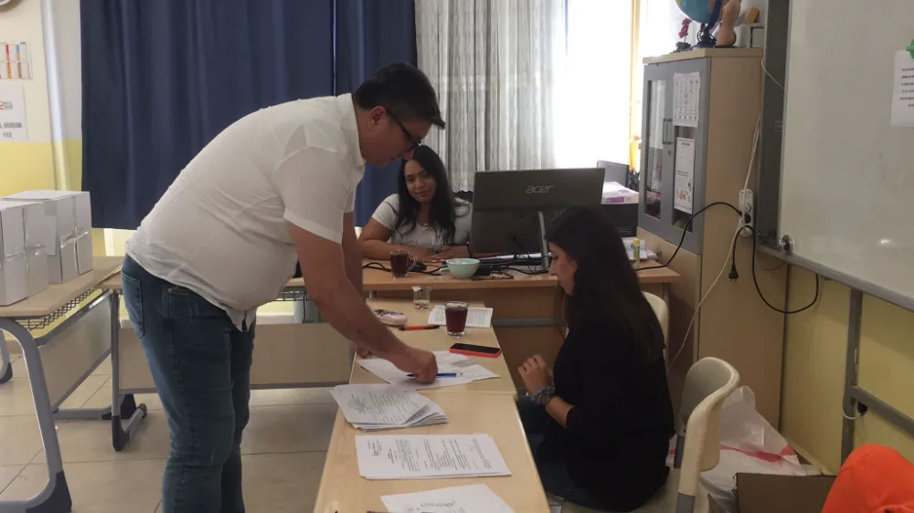 Çifte vatandaşlar oylarını Şehit Dinçer Ersoy İlkokulu