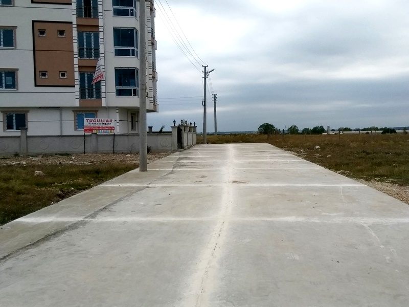 3 bin metrekarelik beton yol yapıldı