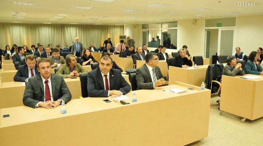 Çorlu Belediyesi meclisi de toplandı