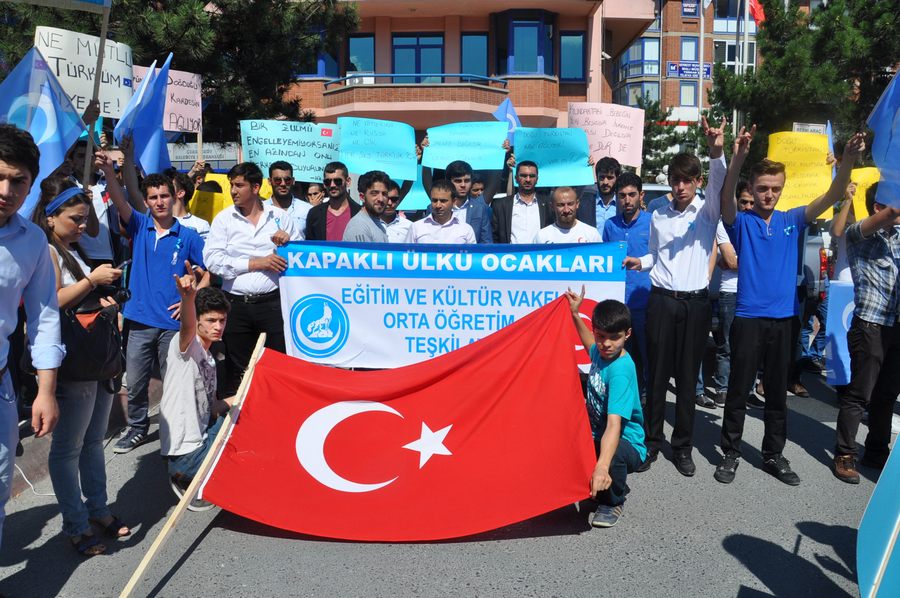 Doğu Türkistan için sokağa çıktılar 