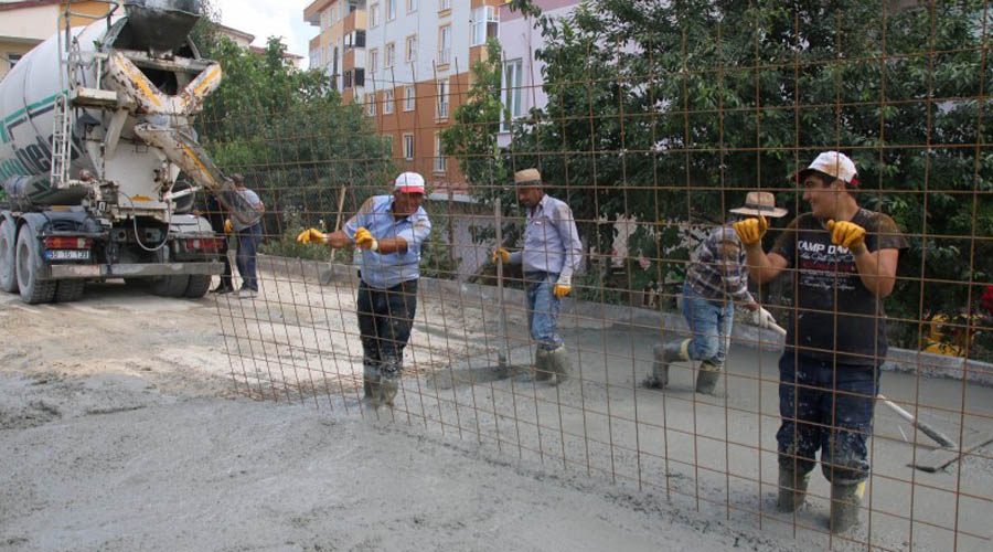 Demirli beton yol kaplama çalışmaları sürüyor